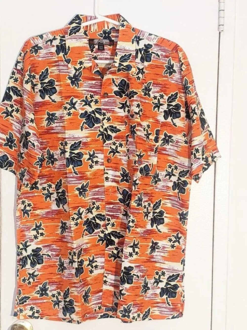 NWOT - Vintage FIRST DOWN Classic Hawaiian Aloha Shirt - M